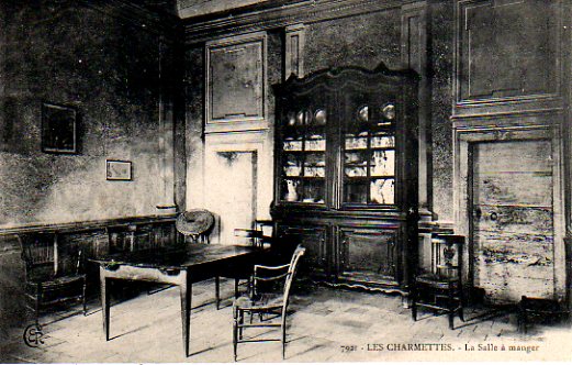 Carte postale ancienne représentant la salle à manger de la maison des Charmettes.
