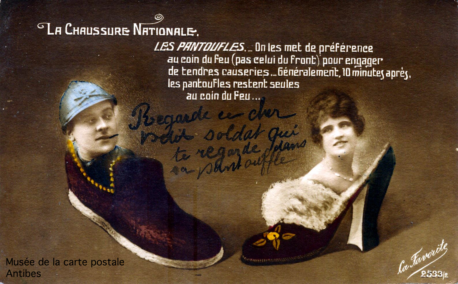 Carte postale ancienne, chaussure nationale française, issue de l'exposition temporaire du musée de la carte postale sur le thème de la chaussure.