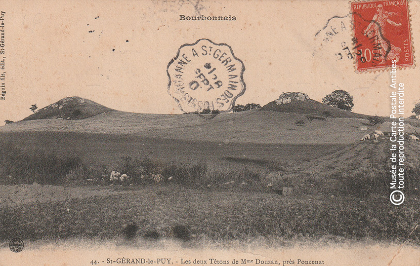 Carte postale des deux tétons de Madame Douzan, près Poncenat.