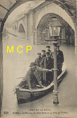 Carte postale ancienne représentant la grande crue de la Seine et les inondations de Paris 1910.