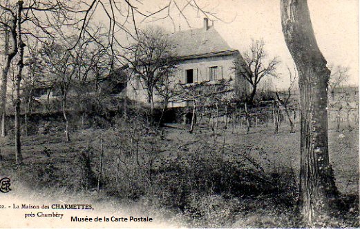 Carte postale ancienne représentant la maison des Charmettes à Chambéry.