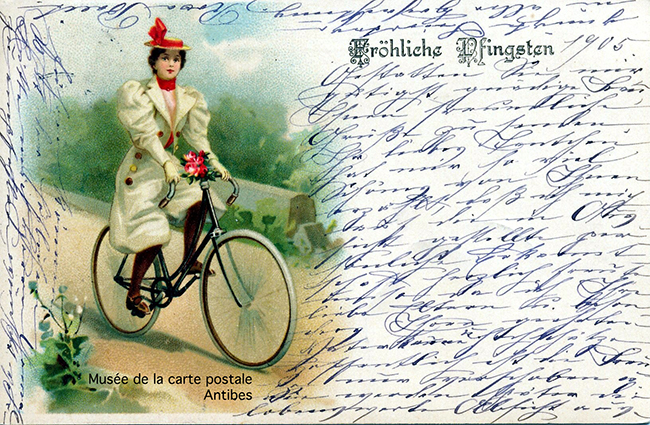 Carte postale ancienne, issue de l'exposition sur la petite reine, bicyclette et vélo du Musée de la Carte Postale, à Antibes.