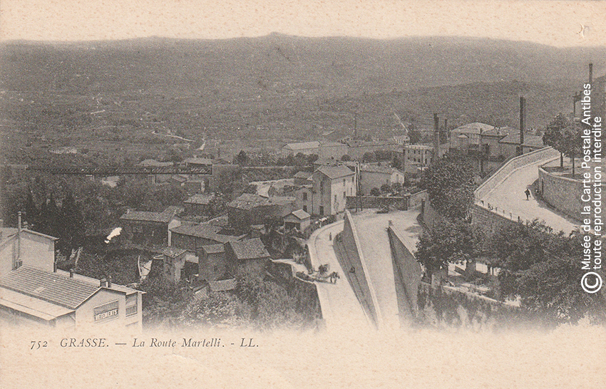 Carte postale ancienne montrant la route martelli à Grasse.